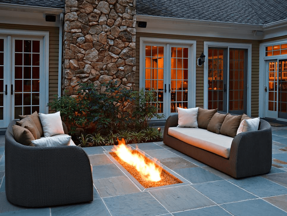 Low-Slung Lounging Fire Pit